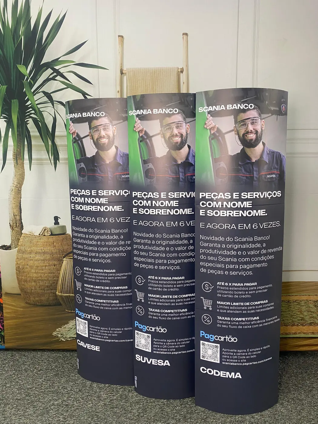 Empresa de Totem Elíptico dobrável
