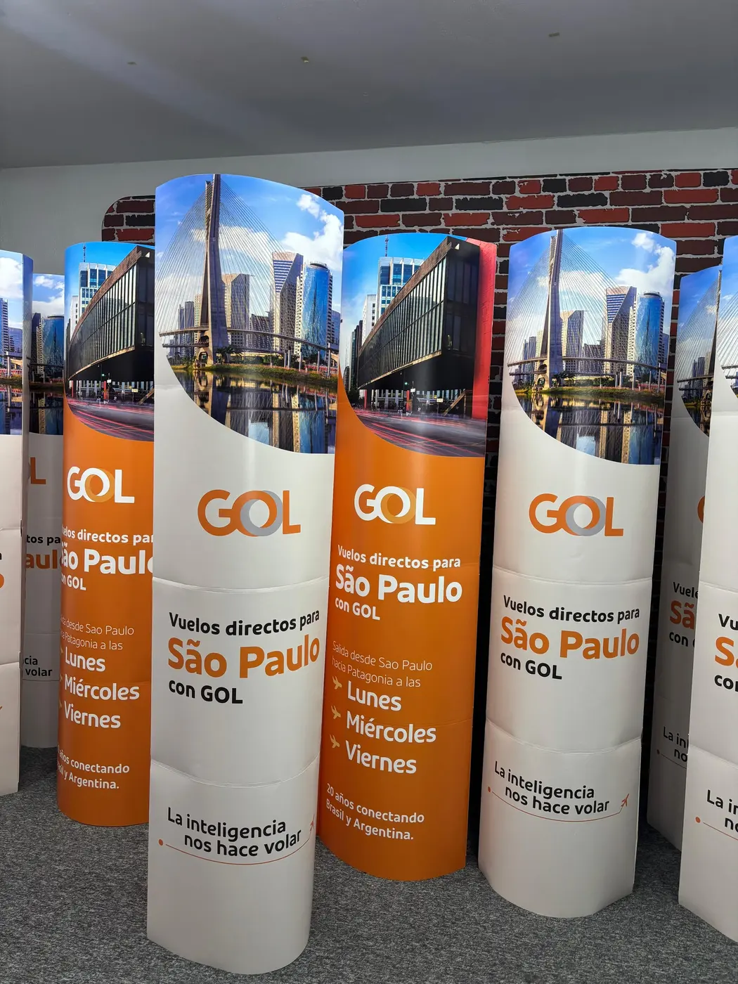 totem de papelão 1,70m