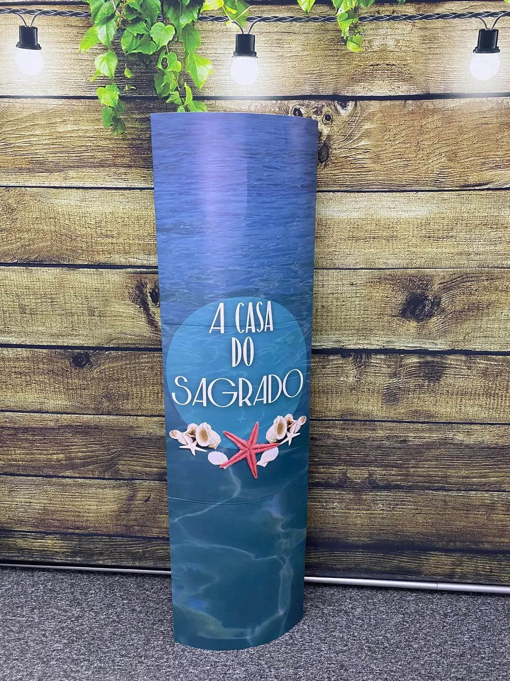totem de papelão elíptico