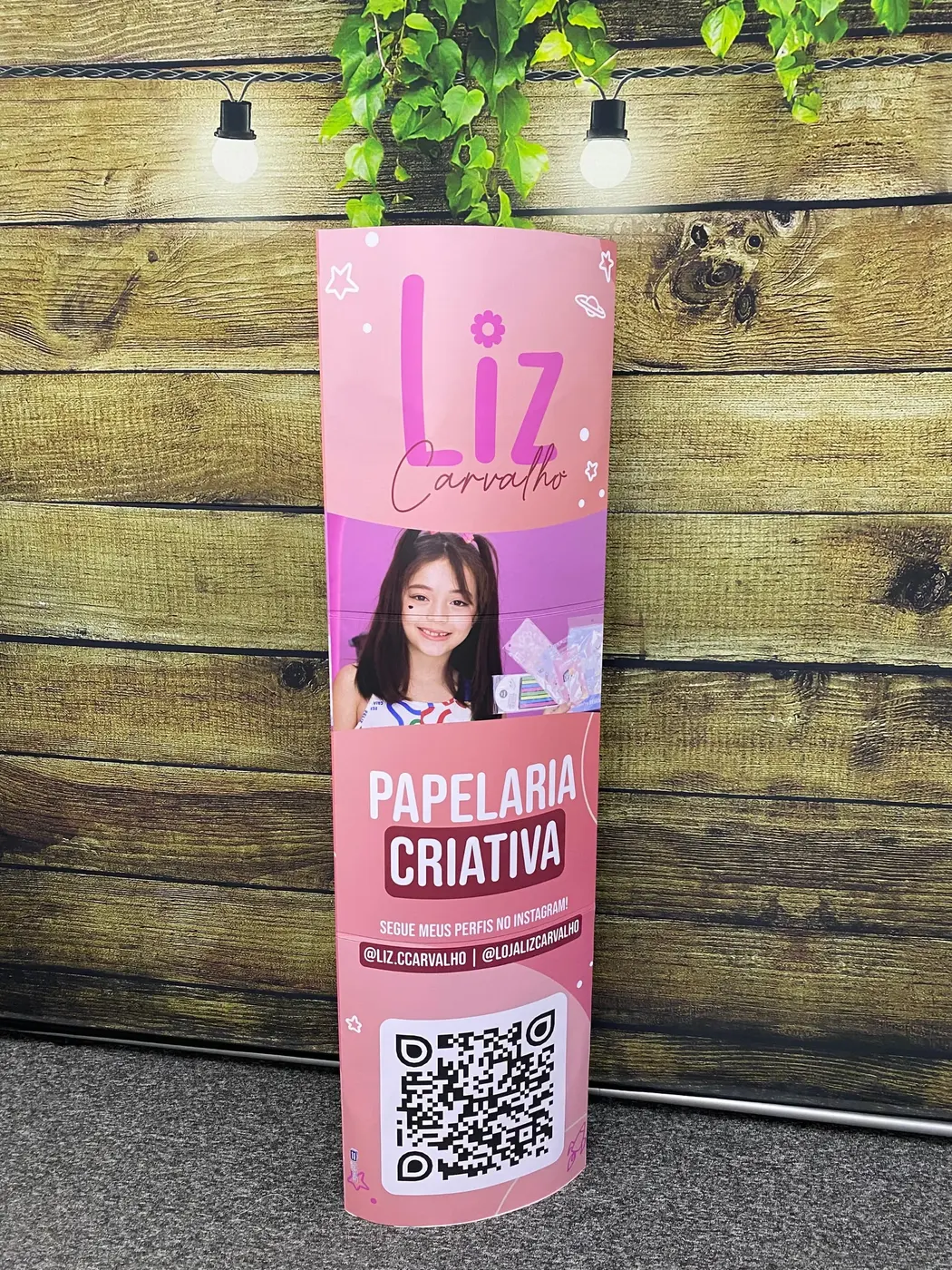totem de papelão elíptico em SP