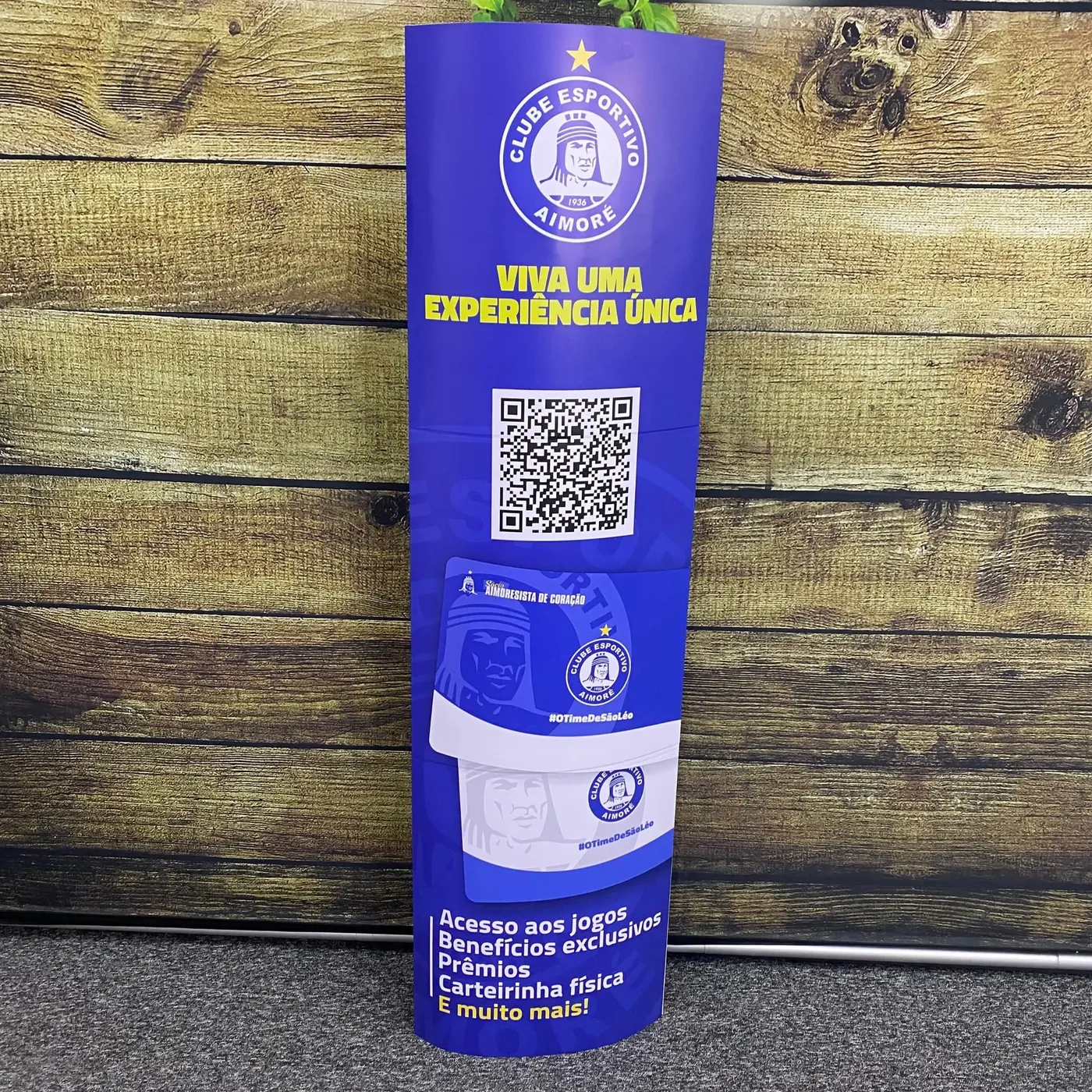 totem de papelão para marketing