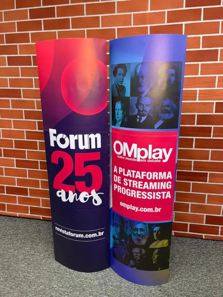 totem promocional para PDV em Guarulhos